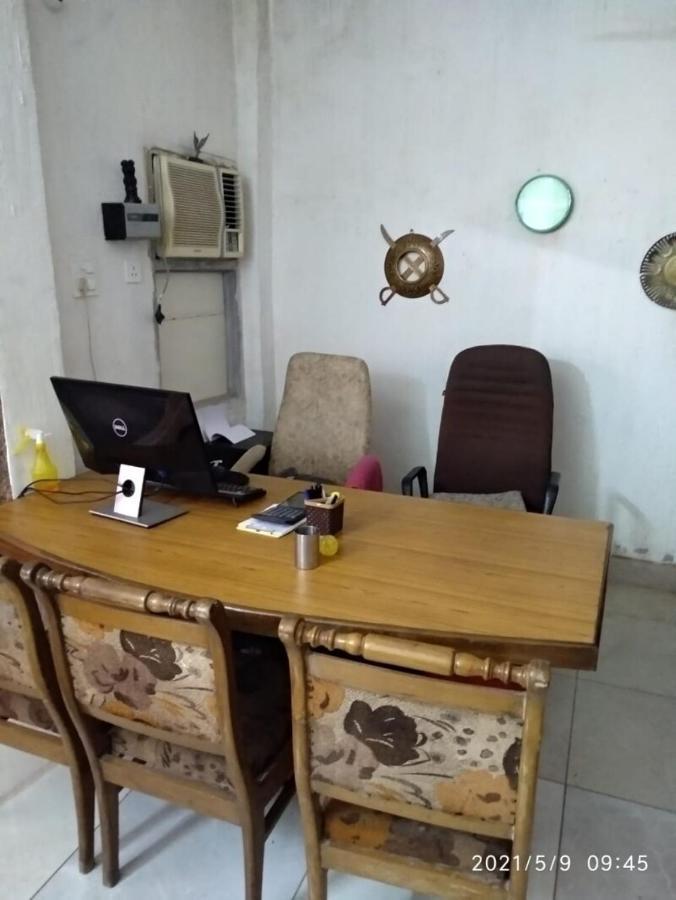 Oyo 81042 Rajput Resort Patiala Bagian luar foto